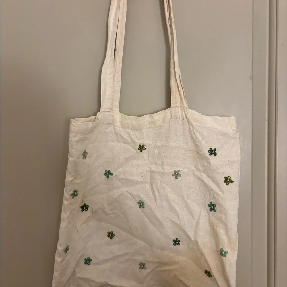 Floral Embroidered Cream Tote Bag - Picture 1 of 4